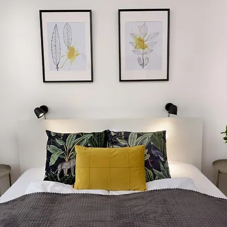 Large Cosy بودابست